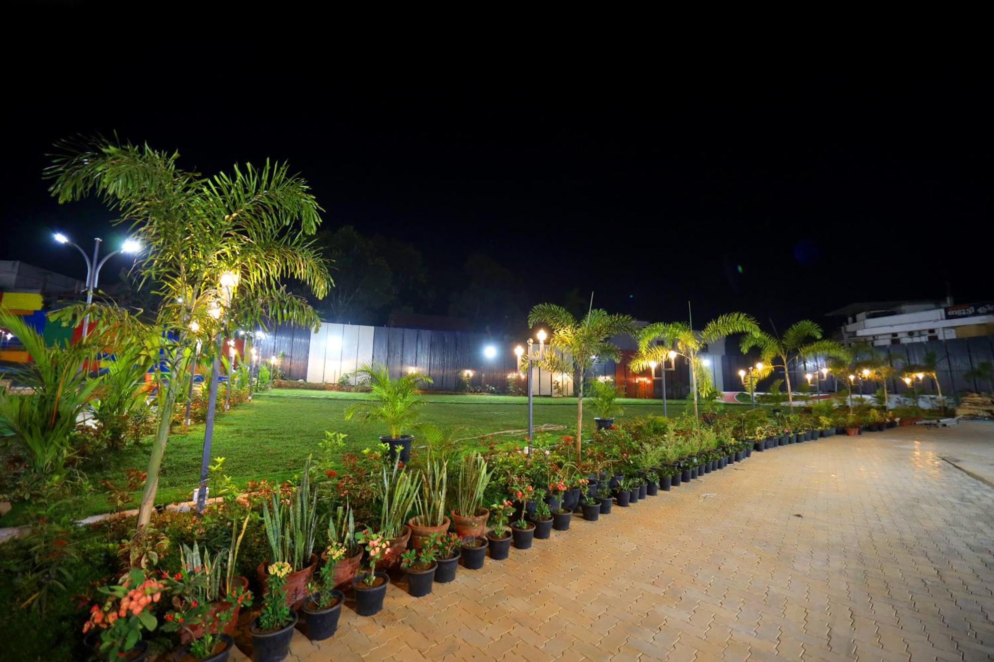 Temple View Residency Hotel Chottanikara Exterior foto